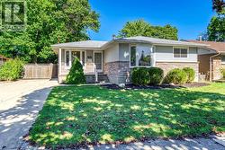 860 Champlain DRIVE Sarnia, ON N7V 2G1