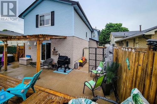 8 Dalton Gate, Hamilton, ON 