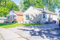 81 WELLINGTON AVENUE W Oshawa (Lakeview), ON L1H 3X8