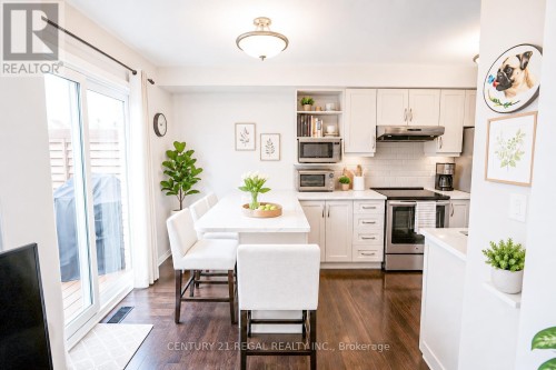 46 Blacksmith Lane, Whitby, ON - Indoor Photo Showing Kitchen With Double Sink With Upgraded Kitchen