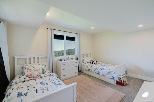 6292 Nevilane Dr, Duncan, BC 