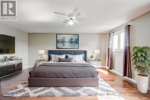 257 Huntington Ridge Drive, Mississauga, ON - Indoor Photo Showing Bedroom