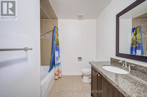 257 Huntington Ridge Drive, Mississauga, ON - Indoor Photo Showing Bathroom