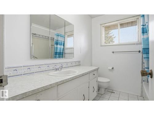 9834 167A Av Nw, Edmonton, AB 