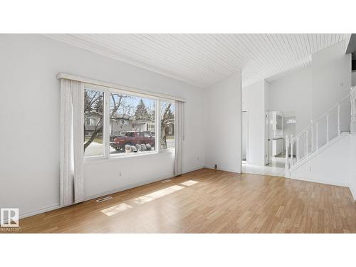 9834 167A Av Nw, Edmonton, AB 