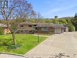 8 FERNWOOD TERRACE St. Catharines (Glendale/Glenridge), ON L2T 3W5