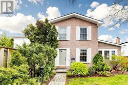 74 LILLOOET CRESCENT Richmond Hill, ON L4C 5A7