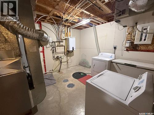 859 Rutherford Way, Saskatoon, SK - Indoor Photo Showing Laundry Room
