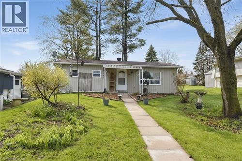 16 MIMOSA Crescent  Innisfil, ON L9S 1R1
