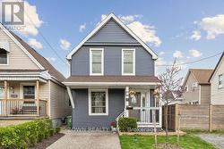 6 ALBANY AVENUE  Hamilton, ON L8H 2H2