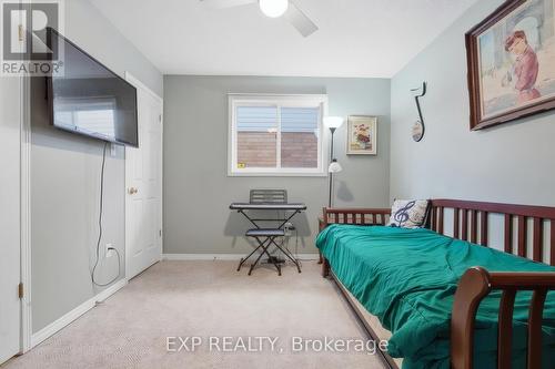 195 Green Vista Drive, Cambridge, ON - Indoor Photo Showing Bedroom