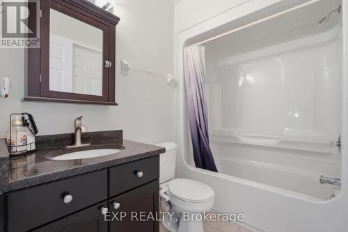 195 Green Vista Drive, Cambridge, ON - Indoor Photo Showing Bathroom