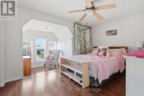 195 Green Vista Drive, Cambridge, ON - Indoor Photo Showing Bedroom