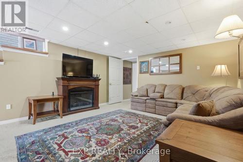 195 Green Vista Drive, Cambridge, ON - Indoor With Fireplace