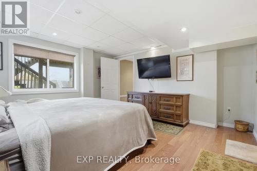 195 Green Vista Drive, Cambridge, ON - Indoor Photo Showing Bedroom
