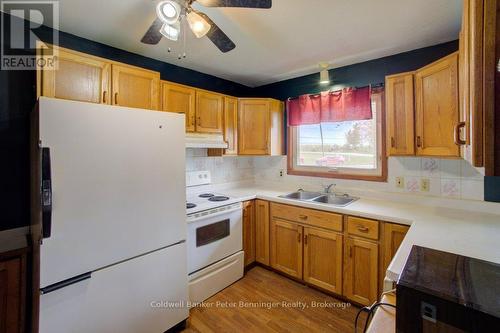 253 2Nd Concession, Arran-Elderslie, ON - Indoor Photo Showing Kitchen With Double Sink