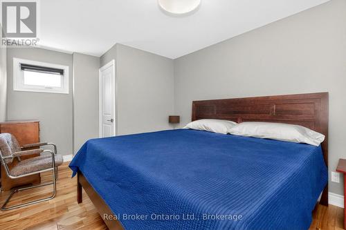 280 Peek-A-Boo Trail, Tiny, ON - Indoor Photo Showing Bedroom