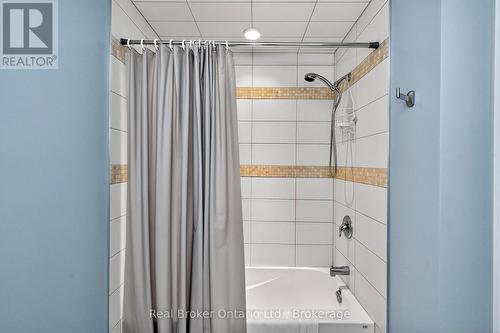 280 Peek-A-Boo Trail, Tiny, ON - Indoor Photo Showing Bathroom