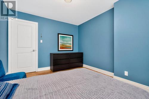 280 Peek-A-Boo Trail, Tiny, ON - Indoor Photo Showing Bedroom