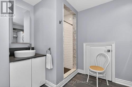 280 Peek-A-Boo Trail, Tiny, ON - Indoor Photo Showing Bathroom