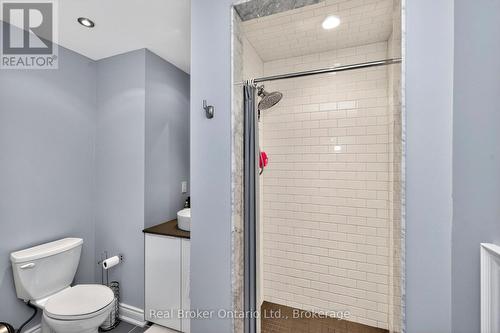 280 Peek-A-Boo Trail, Tiny, ON - Indoor Photo Showing Bathroom
