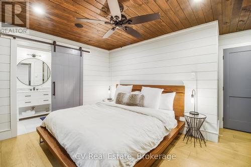 1069 White Eagle Road, Gravenhurst (Morrison), ON - Indoor Photo Showing Bedroom