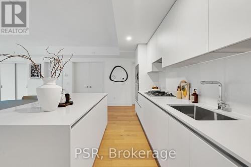 Ph410 - 200 Keewatin Avenue, Toronto, ON - Indoor Photo Showing Kitchen
