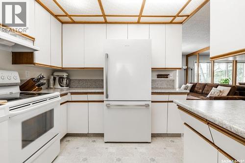211 2Nd Street E, Langham, SK - Indoor Photo Showing Kitchen