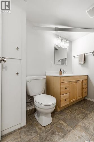 211 2Nd Street E, Langham, SK - Indoor Photo Showing Bathroom