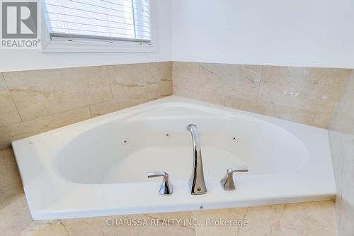 2 Hawstone Road, Vaughan, ON - Indoor Photo Showing Bathroom