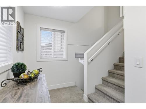 Oversized landing space - 300 Drysdale Boulevard Unit# 10, Kelowna, BC - Indoor Photo Showing Other Room