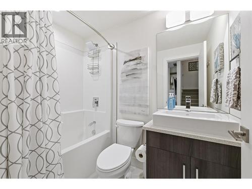 with 3 piece full bathroom - 300 Drysdale Boulevard Unit# 10, Kelowna, BC - Indoor Photo Showing Bathroom