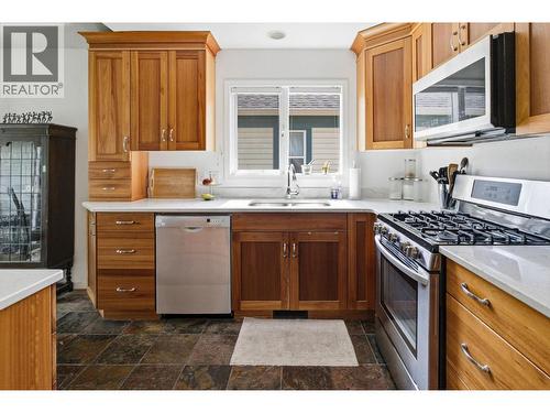550 Yates Road Unit# 235 Lot# 30, Kelowna, BC - Indoor Photo Showing Kitchen