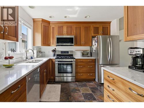 550 Yates Road Unit# 235 Lot# 30, Kelowna, BC - Indoor Photo Showing Kitchen With Double Sink