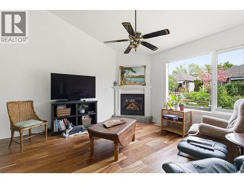 550 Yates Road Unit# 235 Lot# 30, Kelowna, BC - Indoor Photo Showing Living Room With Fireplace