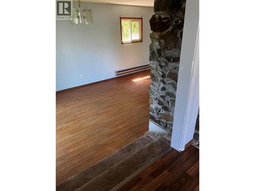 entry from living area to studio area - 28 Willow Crescent, Osoyoos, BC - Indoor Photo Showing Other Room