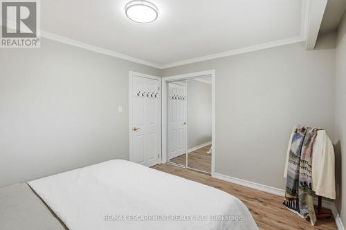 345 Erindale Drive, Burlington, ON - Indoor Photo Showing Bedroom