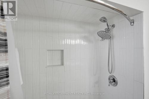 345 Erindale Drive, Burlington, ON - Indoor Photo Showing Bathroom