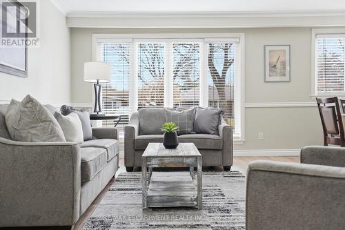 345 Erindale Drive, Burlington, ON - Indoor Photo Showing Living Room