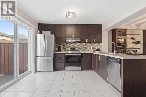 Kitchen w/ Stainless Steel Appliances - 362 Cavanagh Lane, Milton, ON - Indoor Photo Showing Kitchen With Stainless Steel Kitchen With Upgraded Kitchen
