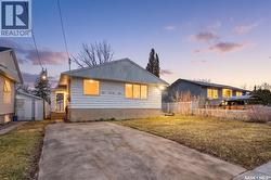 328 Grandview STREET W Moose Jaw, SK S6H 5K8