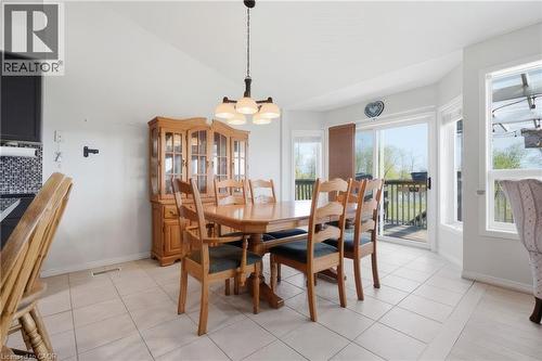 195 Green Vista Drive, Cambridge, ON - Indoor Photo Showing Dining Room