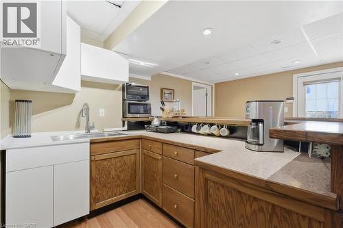 195 Green Vista Drive, Cambridge, ON - Indoor Photo Showing Kitchen With Double Sink
