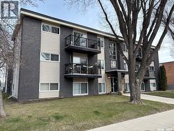 2 2301 7th STREET E  Saskatoon, SK S7H 1A2