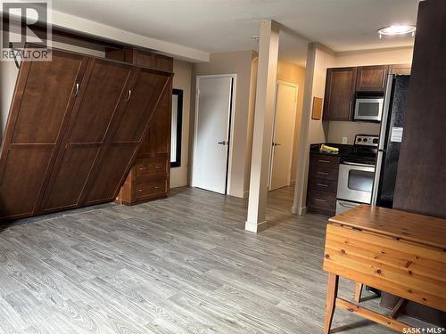 2 2301 7Th Street E, Saskatoon, SK - Indoor Photo Showing Kitchen