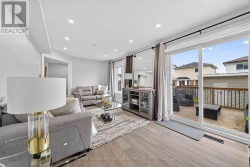 166 Wright Crescent, Ajax, ON - Indoor Photo Showing Other Room