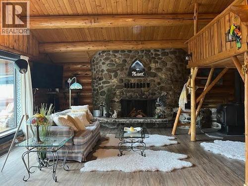 6006 VALLEYVIEW DRIVE  100 Mile House, BC V0K 2E3