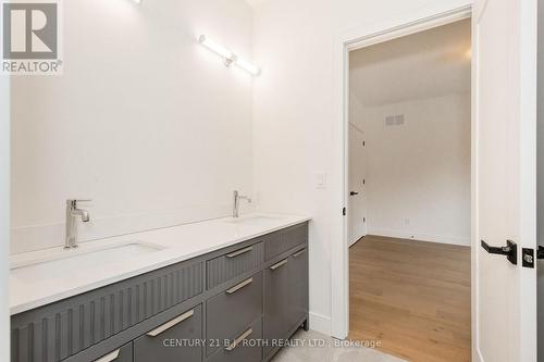 Jack and Jill Bath - 56 Brennan Avenue, Barrie, ON - Indoor