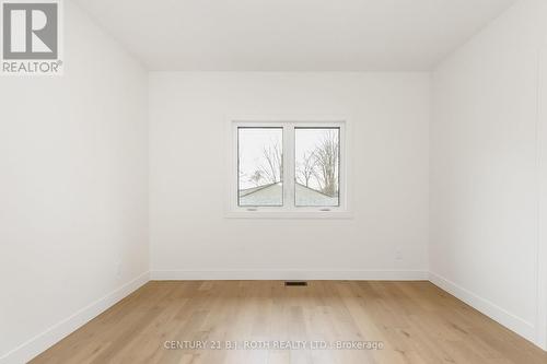 Bedroom 3 - 56 Brennan Avenue, Barrie, ON - Indoor Photo Showing Other Room