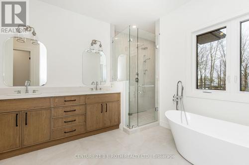 56 Brennan Avenue, Barrie, ON - Indoor Photo Showing Bathroom